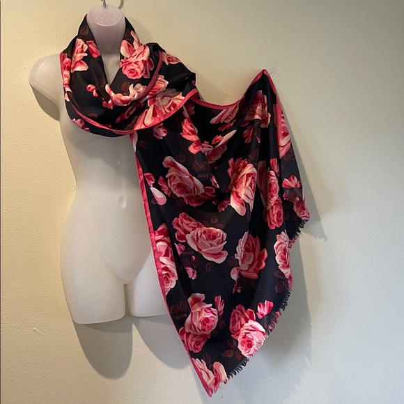 Kate Spade New York 100% silk rambling rose shawl/scarf